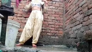 Desi Village Girl Nude MMS